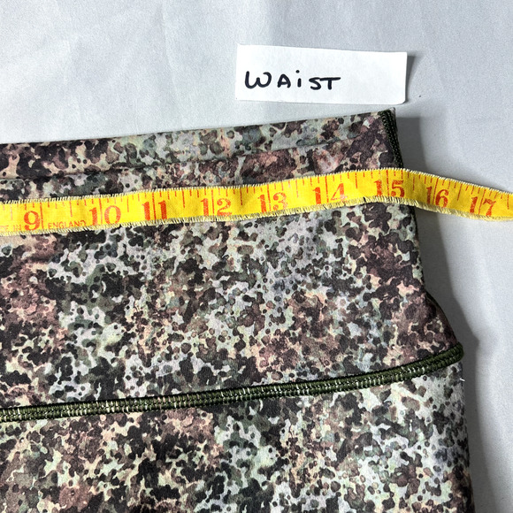 Fabletics Define PowerHold High Waisted 7/8 Womens Medium Earthen Color Camo - Picture 5 of 12